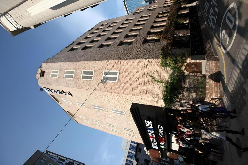 Hotel Myeongdong Mom House Seúl Exterior foto