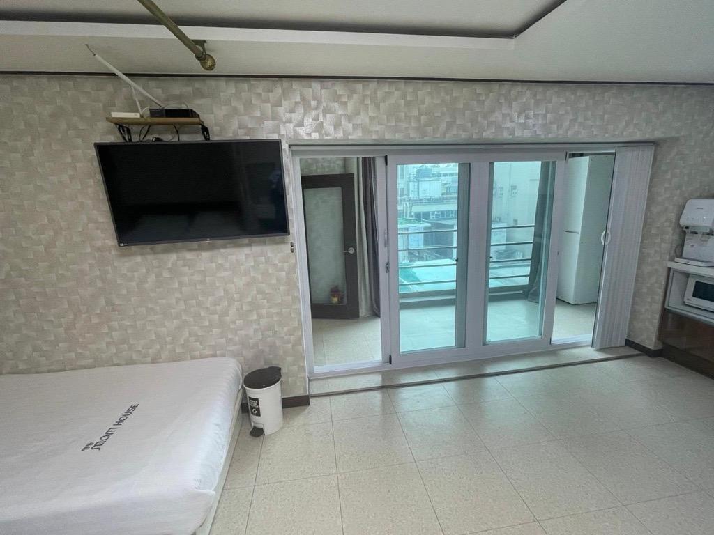 Hotel Myeongdong Mom House Seúl Exterior foto